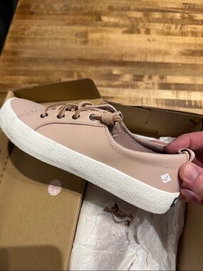 Sperry kids Crest Vibe shoes. NIB!
